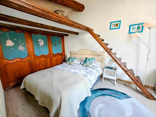 Posteľ alebo postele v izbe v ubytovaní St Joseph · Great holiday flat - old town for 4