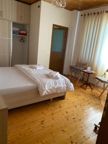 Postel nebo postele na pokoji v ubytování Villa Berat