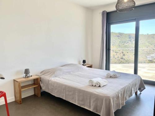 Villa con piscina sobre la Almadrava
