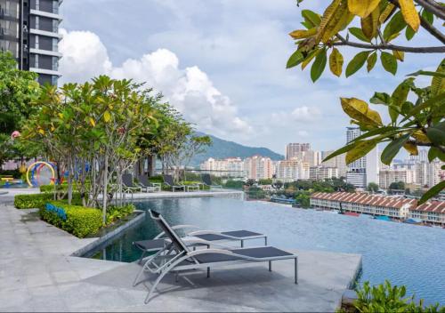 Bazén v ubytování DD Condominium 2Bedroom Sea view Georgetown Penang nebo v jeho okolí