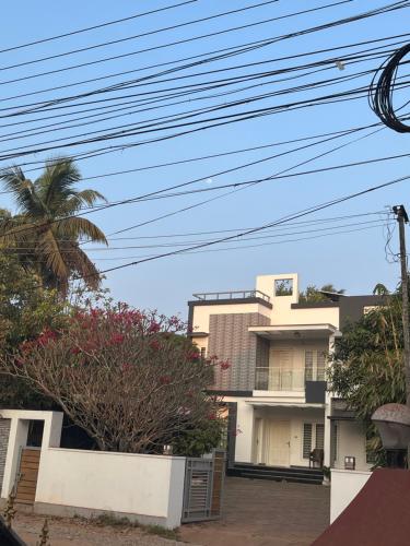 El edificio en el que está el departamento