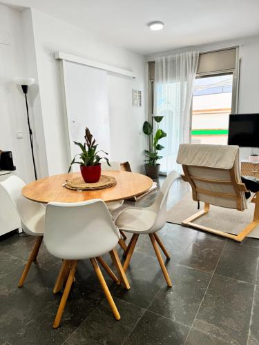 Afbeelding uit fotogalerij van Private terrace 1BR apt - 4min walk to the beach in Pineda de Mar