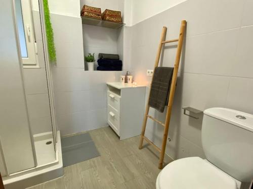 Koupelna v ubytování La Casuca del Postillo (Bajo con jardín y piscina)