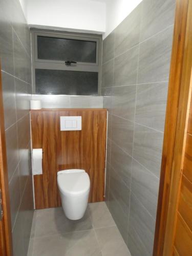 Phòng tắm tại VILLA LE DAUPHIN DU LAGON BLEU - PEREYBERE - GRAND BAIE