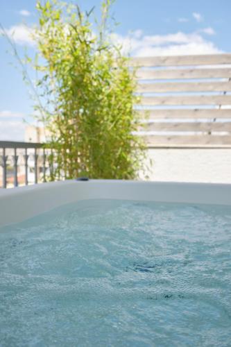 Acropolis view Penthouse46 Jacuzzi Quality living