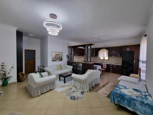 Posezení v ubytování Apartment Besnik Brahimi Ksamil