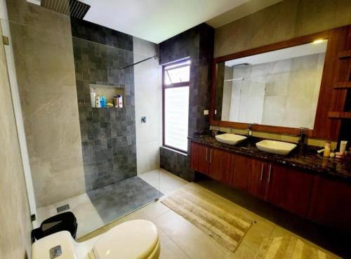 Kúpeľňa v ubytovaní Alojamiento en Cuenca Challuabamba