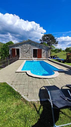 Πισίνα στο ή κοντά στο Peaceful Villa Ida&Mirko in nature with private pool