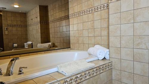 Ένα μπάνιο στο Best Western Plus Coeur d'Alene Inn