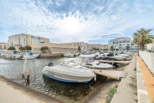Appt t2 cabine clim parking privée vu mer