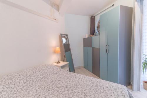 Appt t2 cabine clim parking privée vu mer
