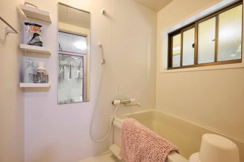 Bilik mandi di NEW！貸切アパート２DK４４㎡　駅２分渋谷駅電車１５分　コンビニ公園５秒Dベッド３台高速WIFI