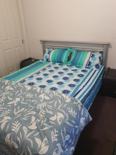 Ένα ή περισσότερα κρεβάτια σε δωμάτιο στο Comfort Home