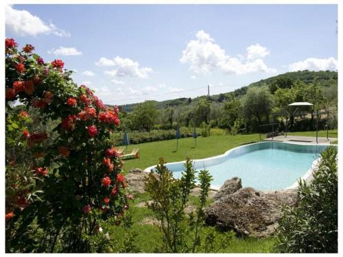 Uma vista da piscina em Villa Montepulciano ou nos arredores