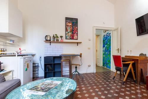 Bohemian Art apartment. One bedroom one sofa