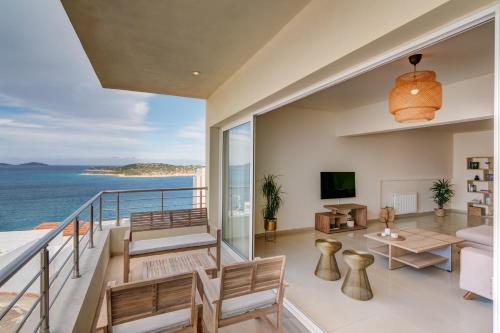 Oikies Luxury Apartments with private free parking area