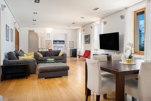 Imperial suite