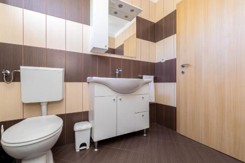 Ένα μπάνιο στο Apartment Krk David & Matej