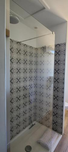 Un baño de Chambre L à Tavel