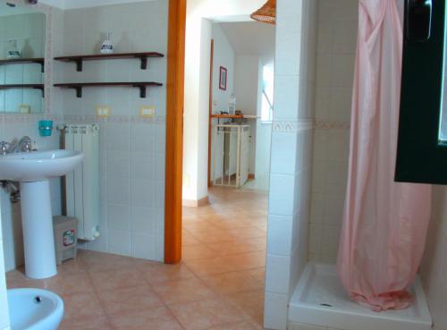 Kylpyhuone majoituspaikassa Oasi del Governatore