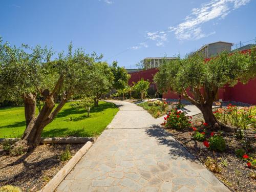 Κήπος έξω από το Villa with Pool and sea views in Banana Plantation by CanaryScape