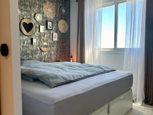 Seaview Dreams Luxury 2 bedroom apartment with amazing views and balcony BY NAMASTE ELITE
