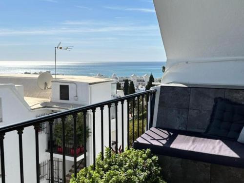 Seaview Dreams Luxury 2 bedroom apartment with amazing views and balcony BY NAMASTE ELITE