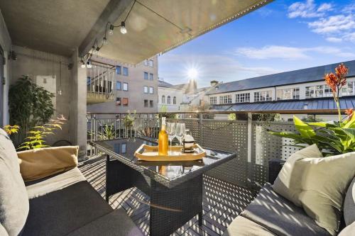 Restoran atau tempat makan lain di Oslo Central - Two Bedroom Apartment with Stylish Interior - Free Parking -