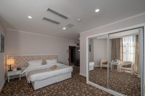 Gallery image of Jannat Regency in Bishkek