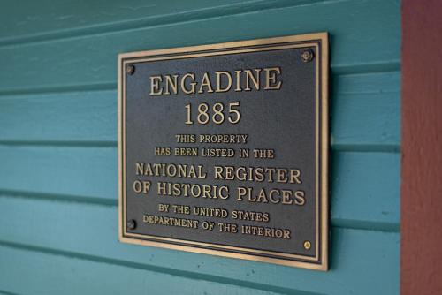 Gambar di galeri bagi Engadine Inn and Cabins di Candler