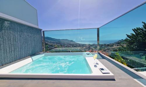 Villa Obra-Prima - Pool & Jacuzzi by LovelyStay