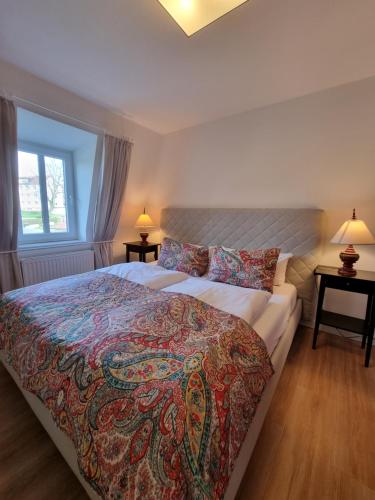 Кровать или кровати в номере Hotel Burg Wanzleben