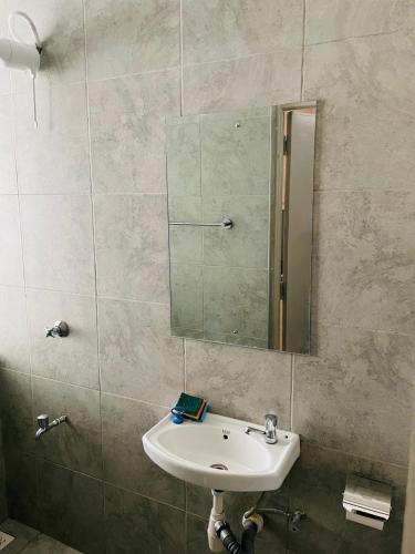 Koupelna v ubytování vibes by T one bedroom apartment in Rongai with a pool