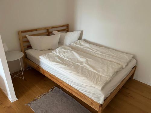 Postel nebo postele na pokoji v ubytování Bergwohnung
