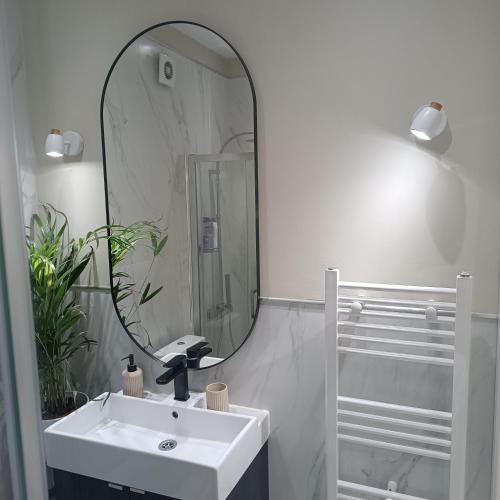 Pilea Luxury Apartments 3