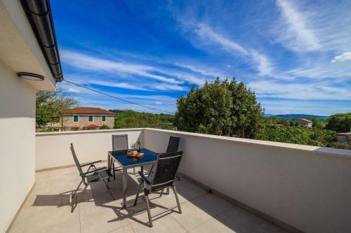 Balkoni atau teres di Mit Pool, Balkon unweit von Heilschlamm Bucht
