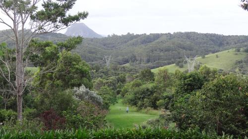 A view of the pool at Cooroy Country Cottages or nearby