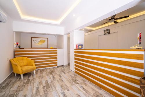 Un lugar para sentarse en Payam Hotel