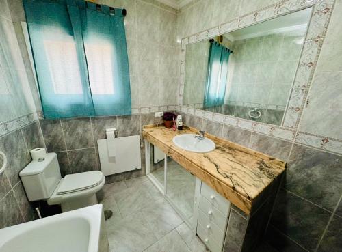 Casa de 5 Dormitorios Cerca de la Playa en Marbella Elviria photo 22