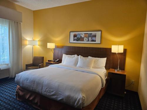 Letto o letti in una camera di Comfort Inn & Suites Ankeny - Des Moines