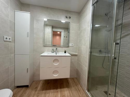 Room with private bathroom in shared apartment
