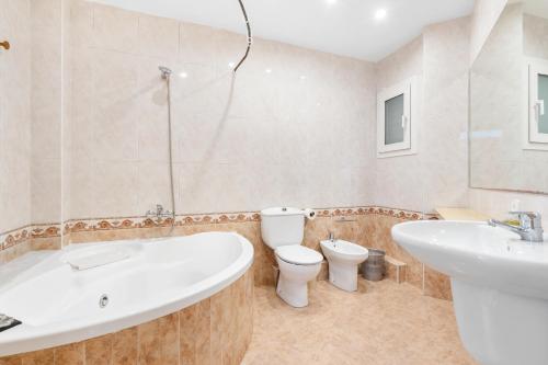 Families & Groups 4BR2BA by Sagrada