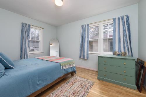 Postel nebo postele na pokoji v ubytování Yellow Cherry - Pet friendly Close to town and Beach