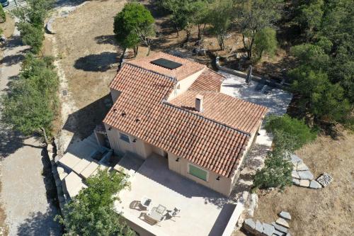 an overhead view of a house with a roof at Mas des Anges in Sauve