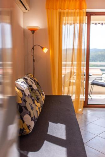 Apartment Nevera, Sea View and private parking