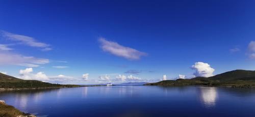 a view of a large body of water at Horizon View Lodge Bed and Breakfast Glanleam Road Knightstown Valentia Island County Kerry V23 W447 Ireland in Valentia Island