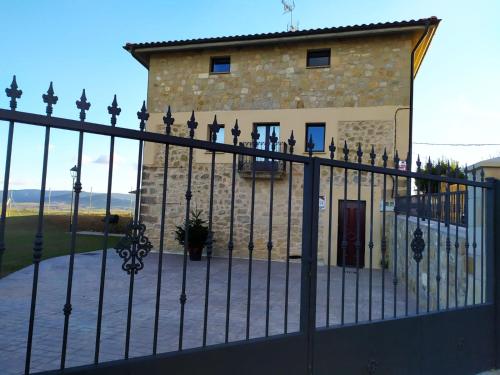 Fotografie z fotogalerie ubytování Casa Rural La Maestra v destinaci Bozoo