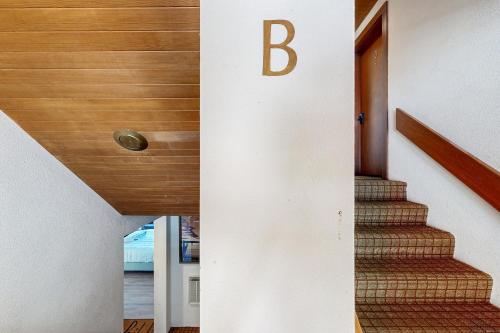 Gambar di galeri bagi Tall Timber B-2 di Glen Arbor