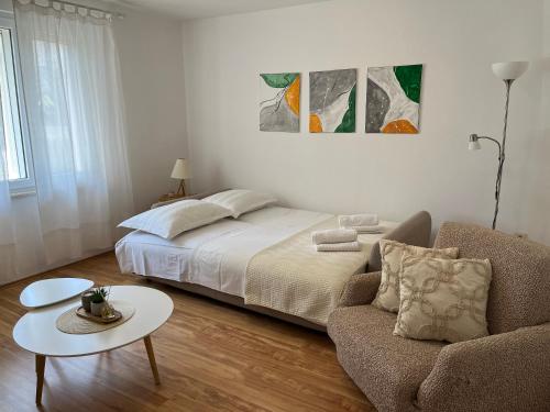 Apartment Lora