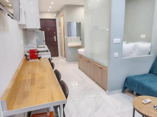 Stylish Fully Equipped City Center Condo